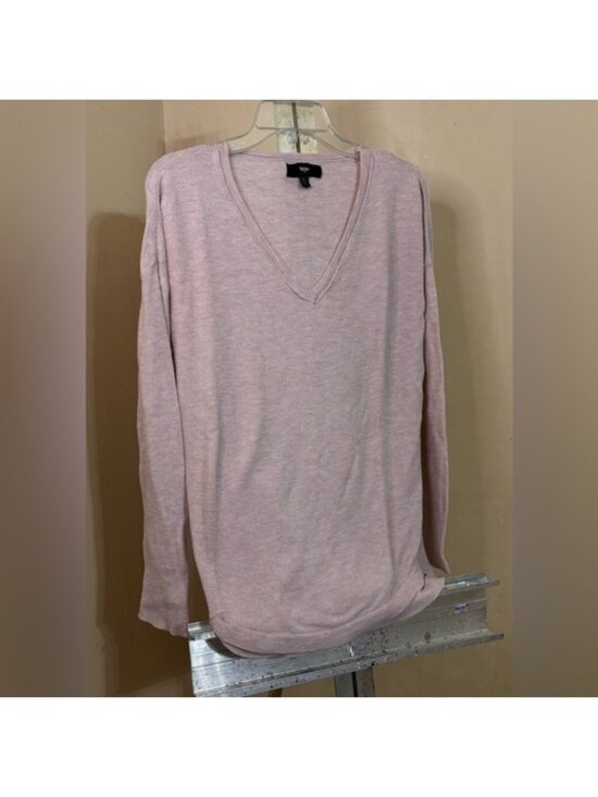 Tops - Mossimo Pink V-Neck Sweater Sz L